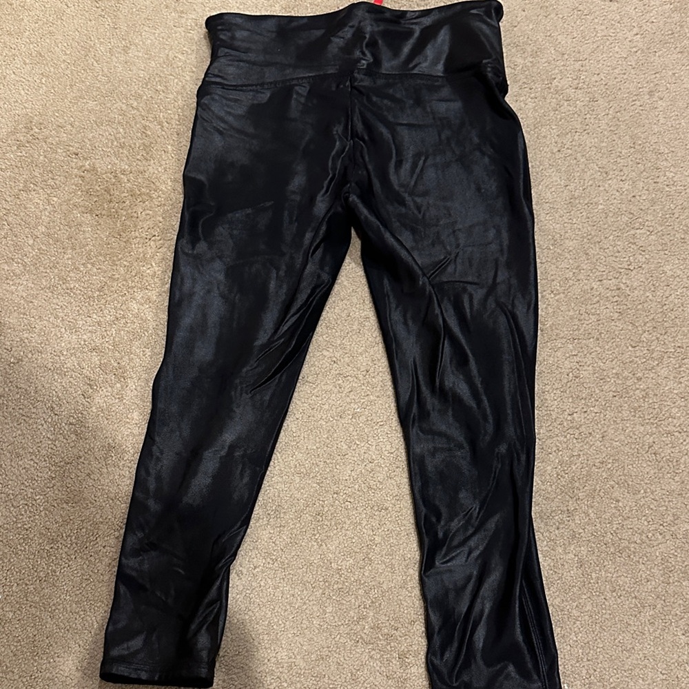 SPANX Black Leggings with Red Tag - Picture 5 of 8